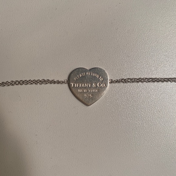 *SOLD* Tiffany & Co Double Chain Heart Bracelet - Picture 5 of 5